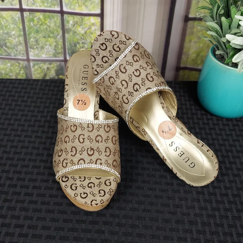 GUESS BETRUE2 RHINESTONE ACCENTED CORK WEDGE SANDALS (7.5)